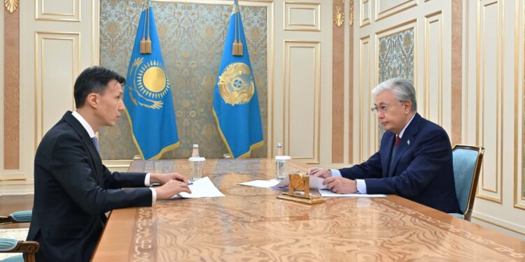 Токаев принял главу правления АО «НАК «Казатомпром»