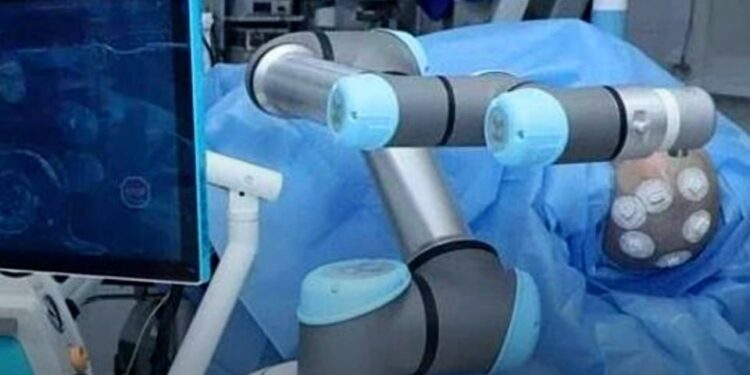 Робота для операций на мозге внедрят в Караганде