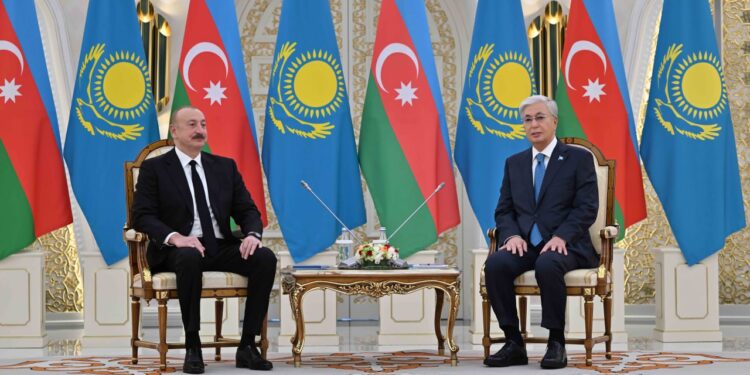 В Акорде прошли переговоры Токаева и Алиева
