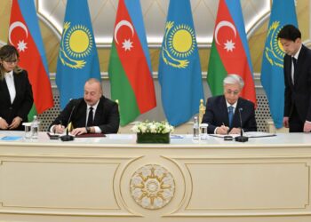 Энергетика, логистика, цифровизация: 15 документов подписано по итогам переговоров Токаева и Алиева