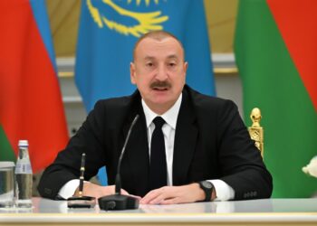 Алиев заявил, что Азербайджан снял ограничения по транзиту грузов в Армению