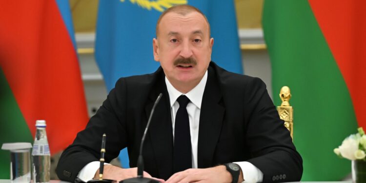 Алиев заявил, что Азербайджан снял ограничения по транзиту грузов в Армению