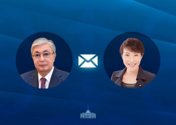 Касым-Жомарт Токаев поздравил премьера Японии