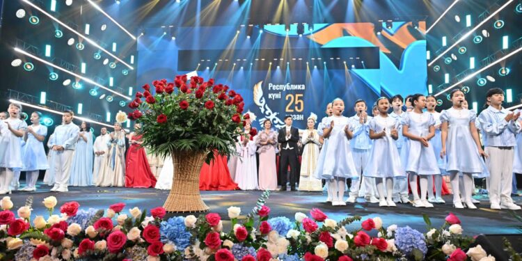 Токаев посетил концерт, прошедший в честь Дня Республики