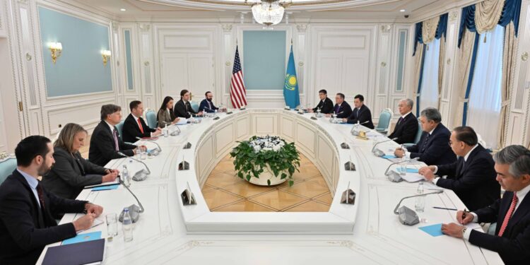Токаев встретился со спецпредставителем президента и первым заместителем госсекретаря США