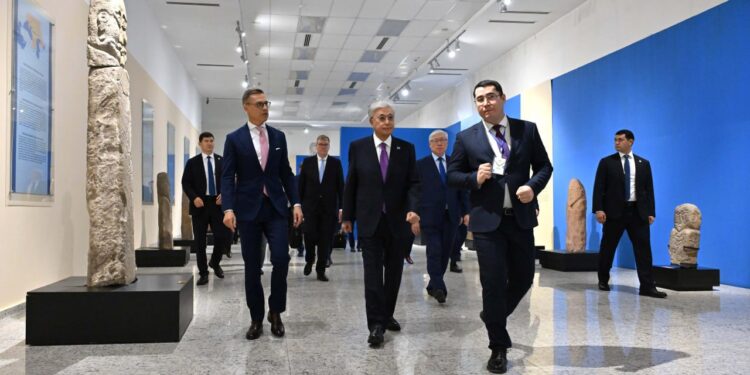 Касым-Жомарт Токаев и Александр Стубб посетили Национальный музей