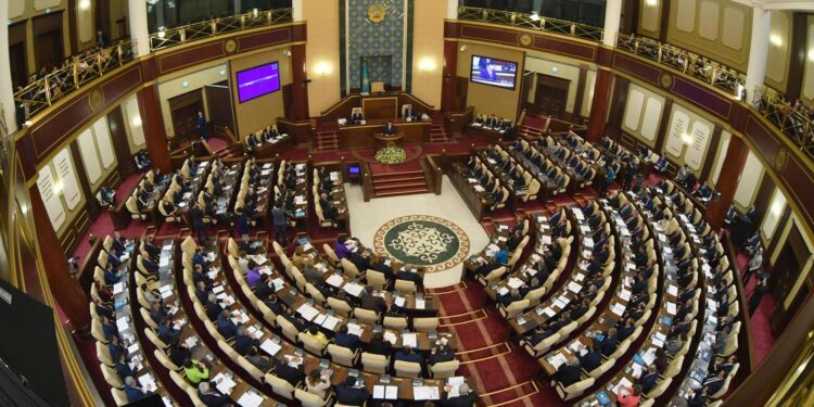 «Сенат всё»: парламент Казахстана может стать однопалатным
