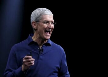 Тим Кук уходит на пенсию: стало известно имя претендента на пост главы Apple