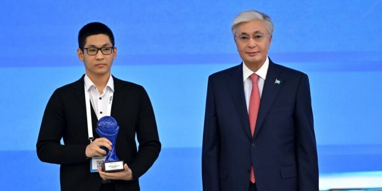 Токаев наградил победителей конкурса AI SANA Generative Nation