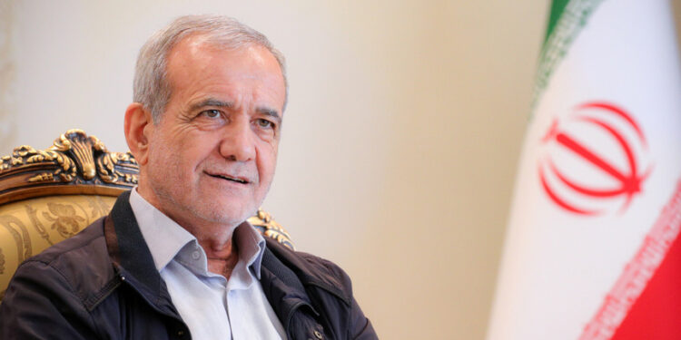 У нас нет выбора: президент Ирана заявил о необходимости переноса столицы