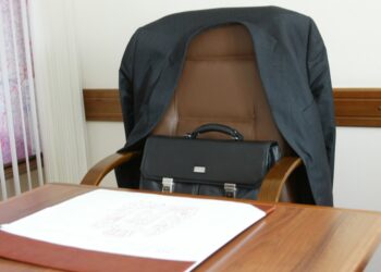 Выборы районных акимов через маслихаты — мнение политолога