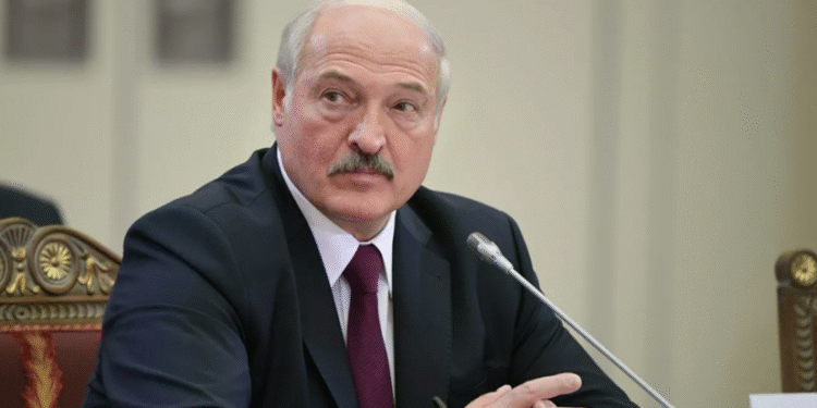 Мы его вам не отдадим: Лукашенко рассказал, как Бакиев живёт в Беларуси