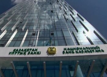 Нацбанк сохранил базовую ставку на уровне 18%