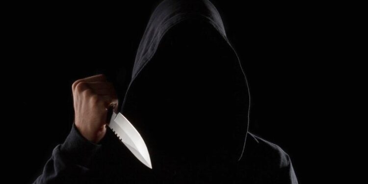 Мужчина с ножом ограбил АЗС в Актау: его задержали за час (ВИДЕО)