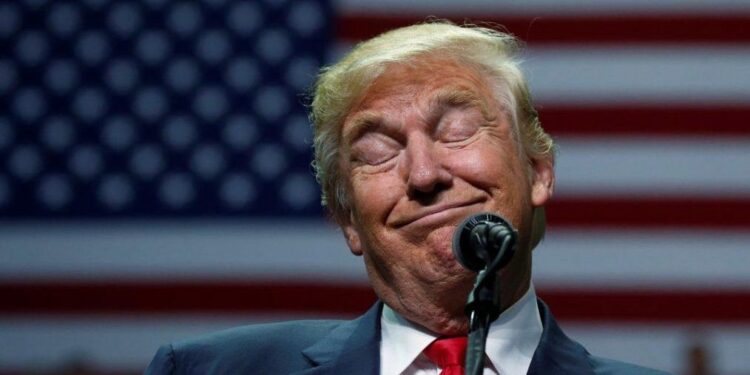 BBC извинилась перед Трампом за искажённую речь, но платить не собирается