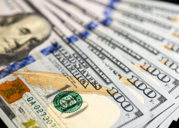 Мать Бишимбаева рассказала, как отдала родственнице 990 тысяч долларов