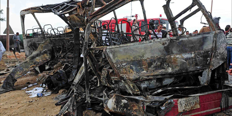 Двое погибших, 39 пострадавших: автобус с туристами попал в аварию в Египте