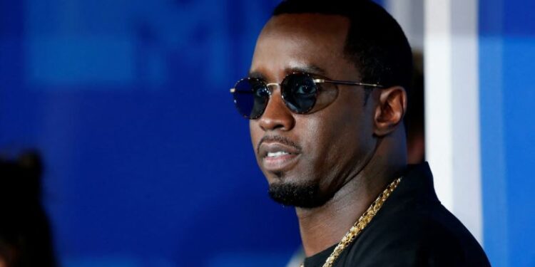 Рэпер P. Diddy работает помощником тюремного священника
