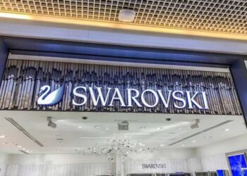 Париж снова грабят: бутик Swarovski обчистили на 200 тысяч евро (ВИДЕО)