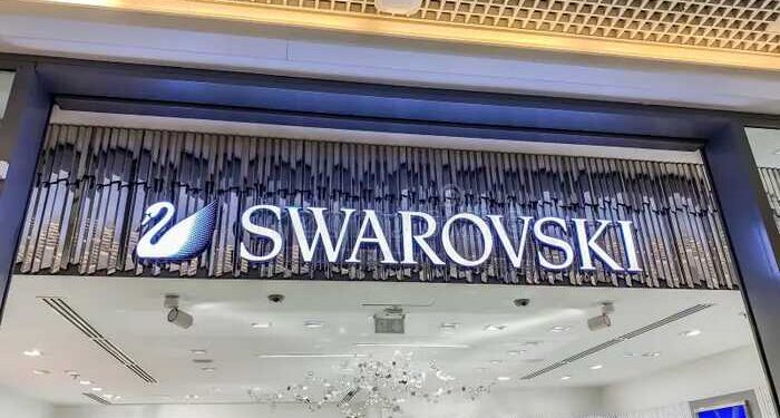 Париж снова грабят: бутик Swarovski обчистили на 200 тысяч евро (ВИДЕО)
