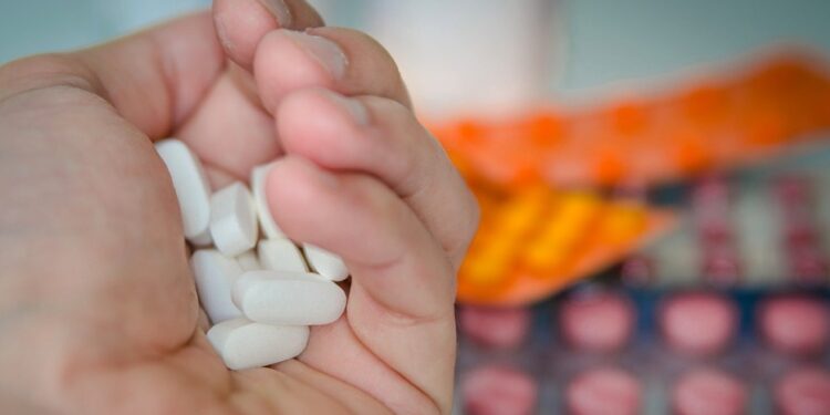 До 60 тысяч казахстанцев без ОСМС могут остаться без бесплатных лекарств