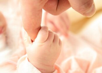 В Актау родилась девочка-богатырь весом почти 7 кг