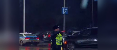 Несмотря на метель и холод: Казнет восхищён поступком столичного полицейского (ВИДЕО)