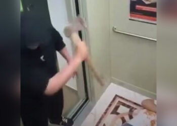 «Труп» в лифте и нападение с топором: пранкеров наказали в Казахстане