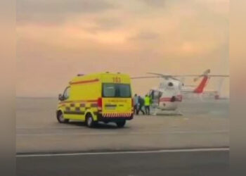 Пожар в Алгабасе: одного из пострадавших доставили на вертолете МЧС в Шымкент (ВИДЕО)