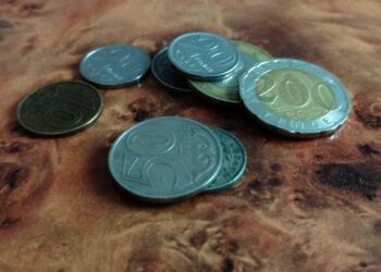 Почему в Казахстане образовалась диспропорция в оплате труда? (ВИДЕО)