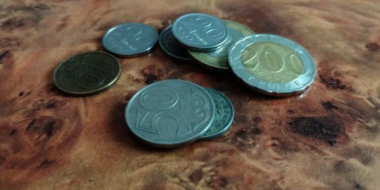 Почему в Казахстане образовалась диспропорция в оплате труда? (ВИДЕО)