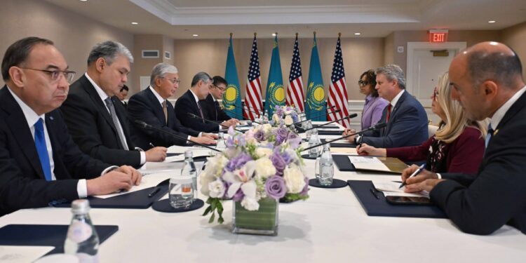 Касым-Жомарт Токаев принял американских конгрессменов в Вашингтоне