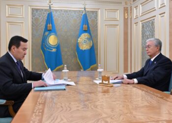 Токаеву доложили о планах по аудиторским проверкам Казпочты, КУИС и Казахтелекома