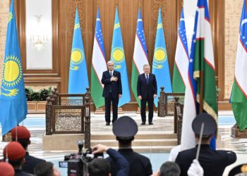 В Ташкенте прошла официальная церемония приветствия Токаева