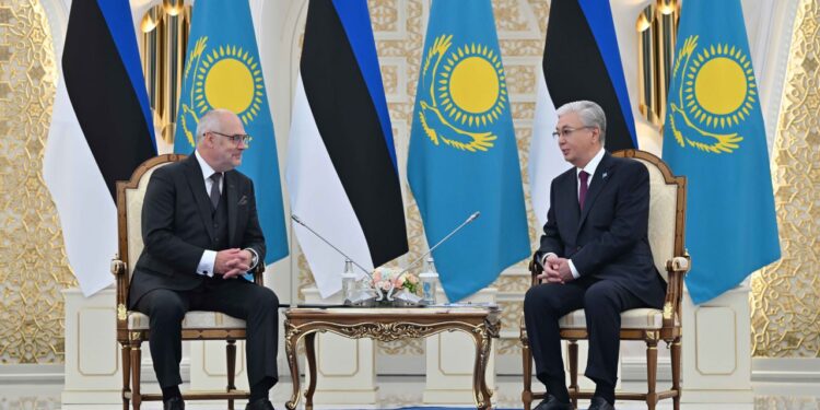 Казахстан заинтересован в доступе к эстонским портам: в Астане переговорили президенты двух стран