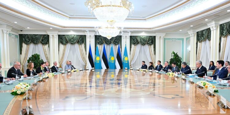 В Астане прошли переговоры президентов Казахстана и Эстонии в расширенном составе