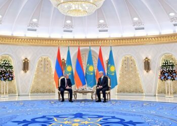 В Акорде прошли переговоры Токаева с Пашиняном