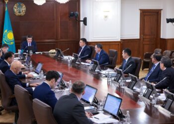 Бюджет увеличен втрое: Бектенов провёл заседание Совета по развитию города Алатау