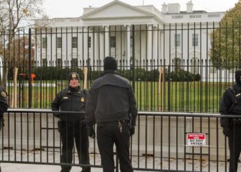 Стрельба рядом с Белым домом: погибли двое гвардейцев