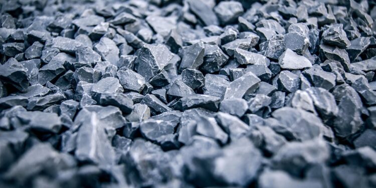 Акима уволили после незаконной добычи гравия в Туркестанской области