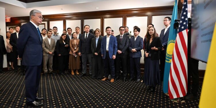 Токаеву в США представили казахстанские IT-стартапы