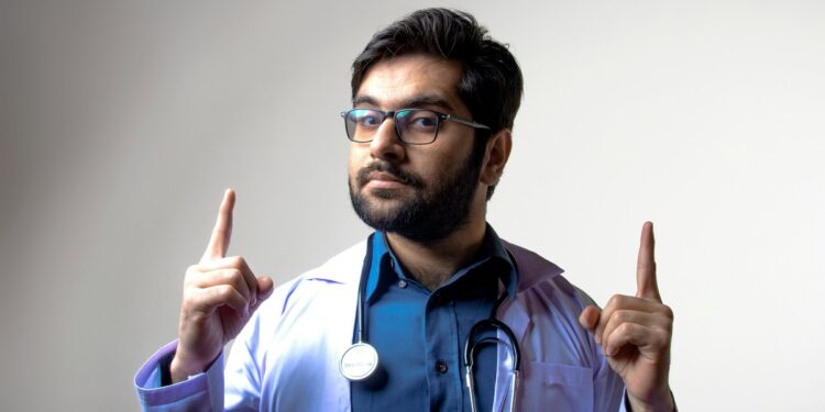 В Казахстане ужесточают наказание за нападение на медиков