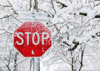 Проезда нет: КазАвтоЖол обновил данные по закрытым из-за непогоды дорогам