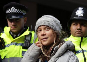 Я против геноцида: Грета Тунберг задержана в Лондоне во время пропалестинской акции