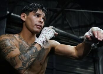 Боксёр из США нелестно высказался про Головкина и сразу извинился перед казахстанцами