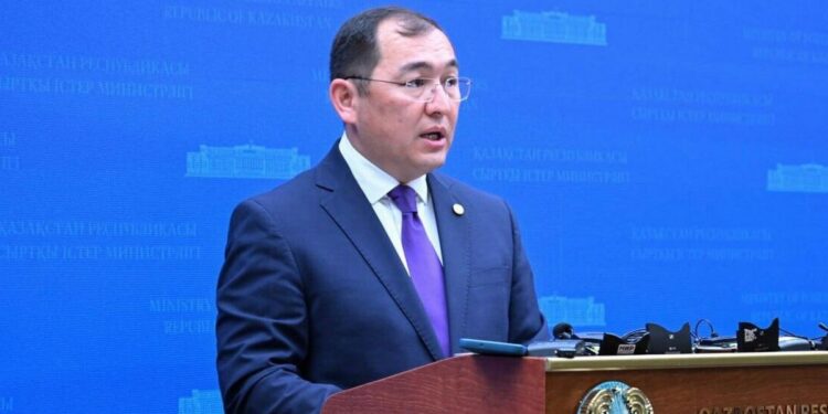 Айбек Смадияров сообщил, что покидает МИД