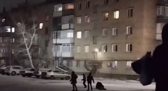 Дети бросили петарду в мужчину: полиция начала проверку (ВИДЕО)