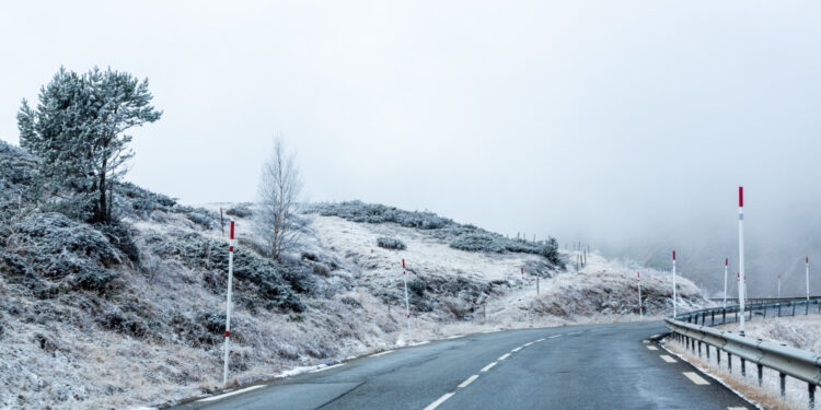 В двух регионах Казахстана из-за непогоды закрыты участки республиканских трасс