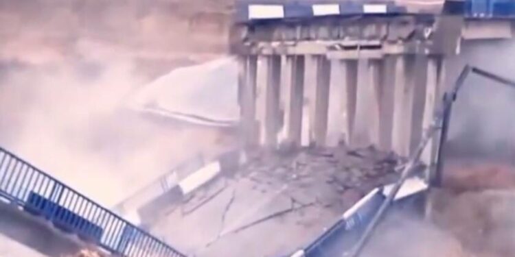 Мост рухнул в Туркестанской области (ВИДЕО)