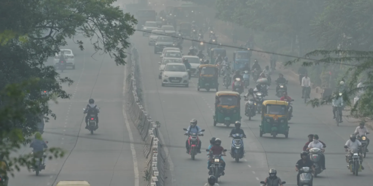 Токсичный смог парализовал Нью-Дели: власти вводят жесткие меры
